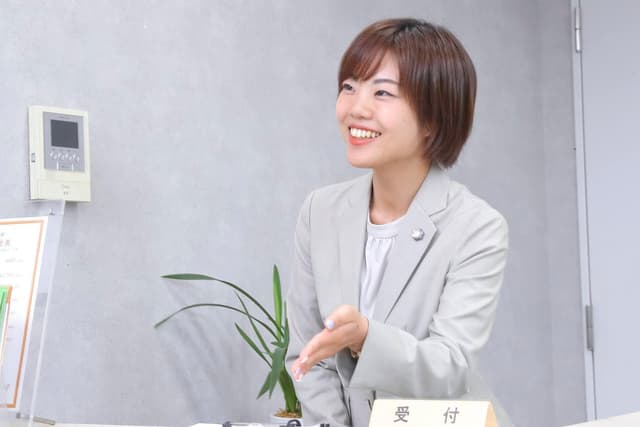 設備_受付。スタッフが受付対応いたします。