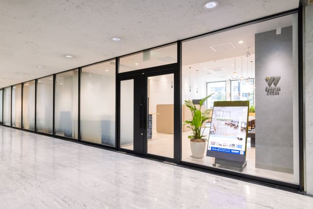 建物外観_天満橋駅直結のOMMビル1Fに位置するオフィスです。