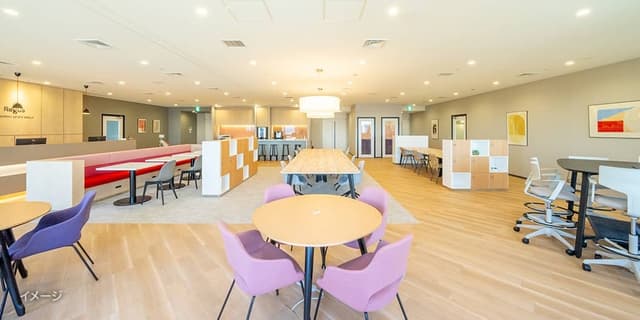 共有部_ラウンジ。作業はもちろん休憩スペースとしても過ごすことができます。※画像はイメージです。©Regus