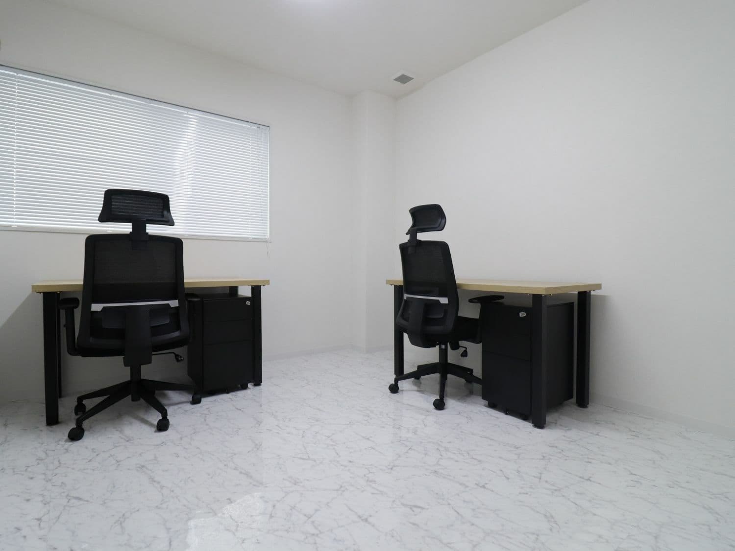 専有部_個室。1~3名の個室を用意しています。