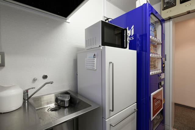 給湯室_冷蔵庫や電子レンジ、ミニキッチンなど充実しています。