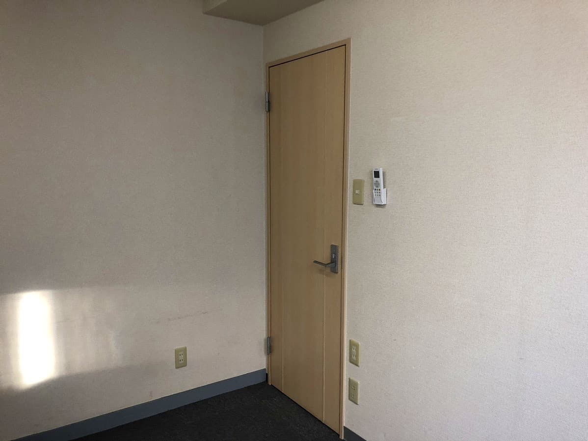 部屋_扉
