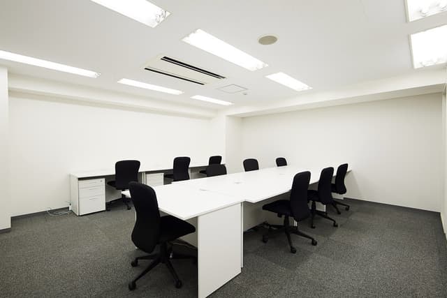 個室_10~12名用個室。広々としたスペースで快適にお仕事していただけます。