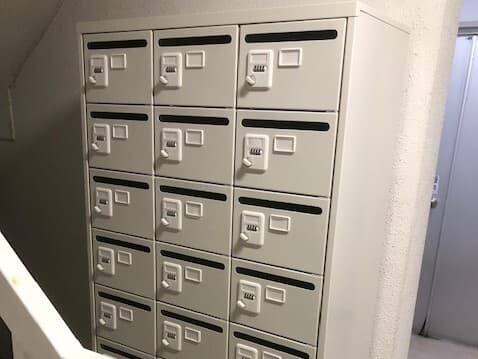 設備_メールボックス。専用のメールボックスがエントランスに設置されており利用が可能です。