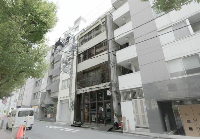 外観 東銀座駅から徒歩5分に位置しています