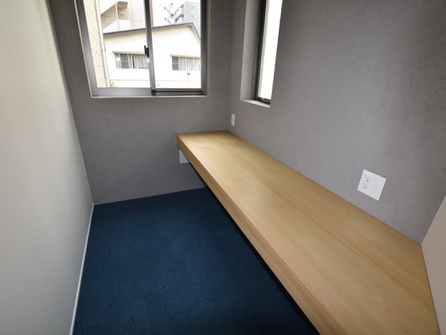 専有部_フロア内のインナールーム。閉塞感を感じないよう、すべて窓つき・空調付きの個室が備わっています。