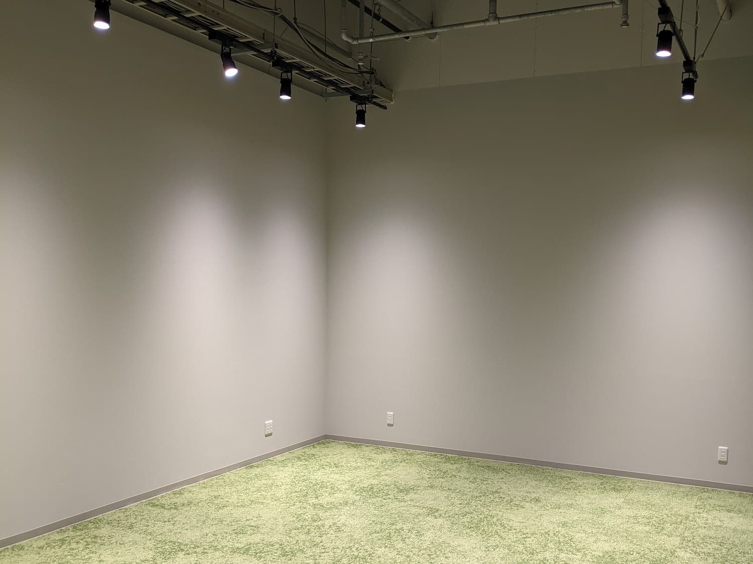 個室_20名様まで収容可能なお部屋も用意しています。