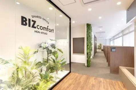 外観_エントランス。本厚木駅から徒歩2分に位置しています。※画像はイメージです。©bizcomfort