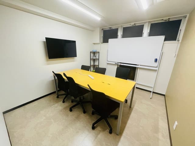 共用部_6名用会議室。