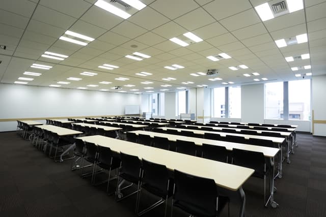 カンファレンスルーム_クロスコープご入居者様は特別価格でご利用いただけます。