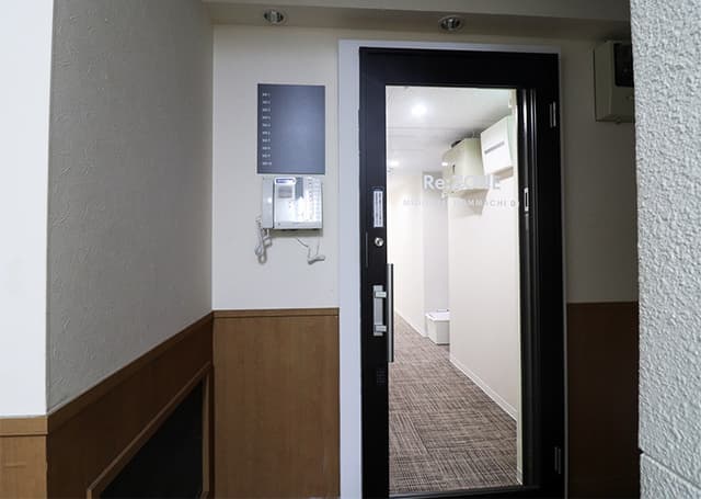 外観_フロア入口。ゲストを招くことも可能です。