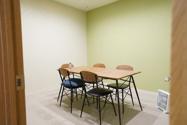 外観_仙台フォーラス8階エレベーターを出るとすぐスペースがあります。