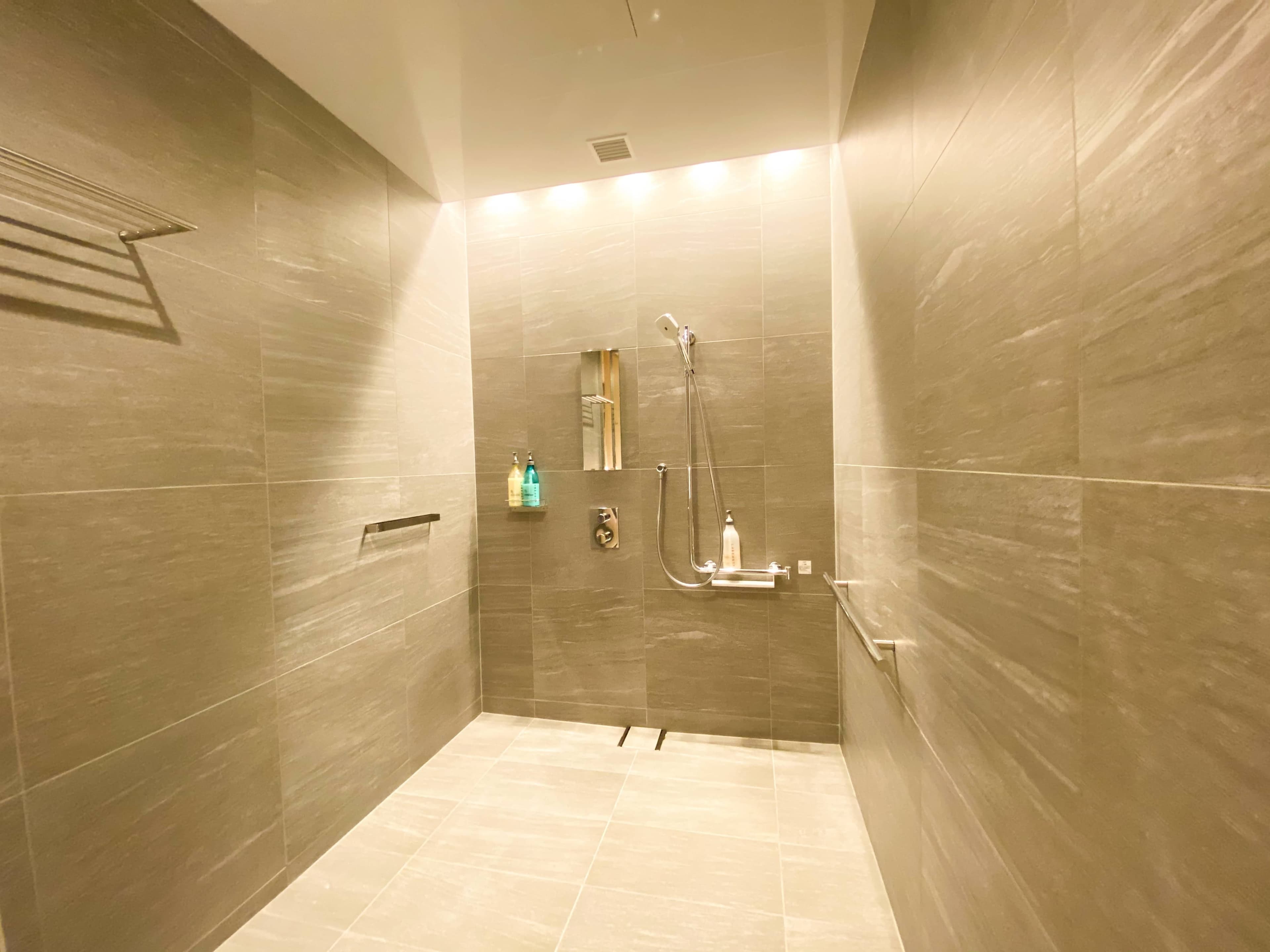 16_wellness_shower-room_copy