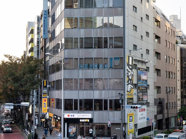 外観_ビル外観。渋谷駅徒歩5分という好アクセスが魅力です。