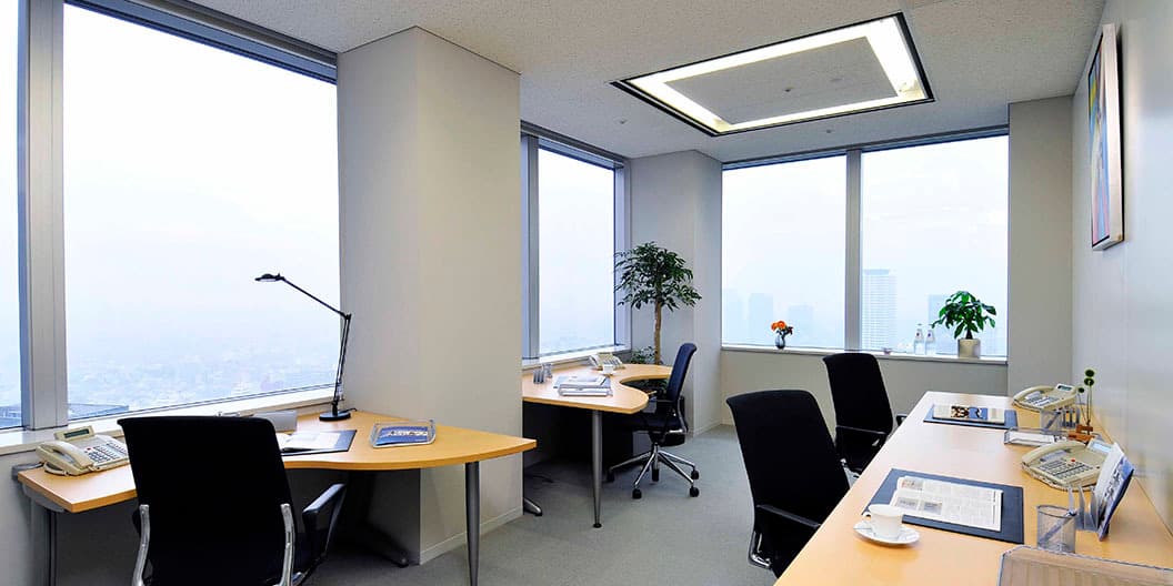 Japan_Tokyo_Shinjuku_Park_Tower_Office-1