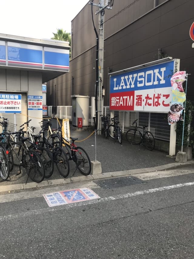 近隣のコンビニ_ローソン博多駅南一丁目店(徒歩4分)