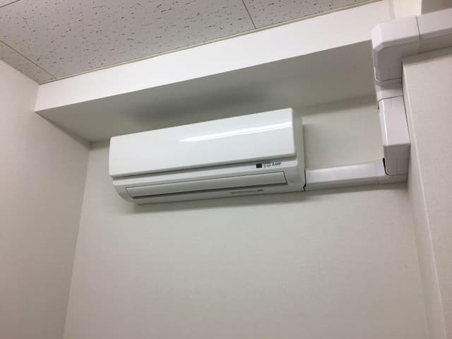 設備_全個室に冷暖房完備です。気温に左右されずに働くことが可能になっています。