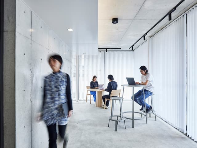 個室_2Fテラス。個室と隣接しており、明るい雰囲気を演出しています。