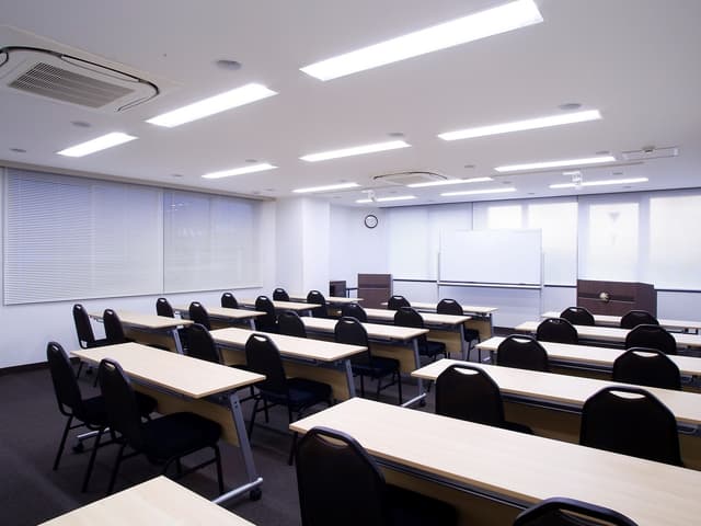 個室_最大30名まで収容できる個室です。明るく広々と利用することができます。