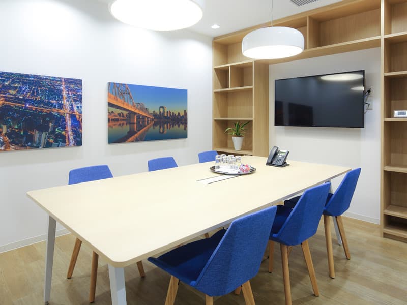 会議室_大きめの会議室もございます。©Regus