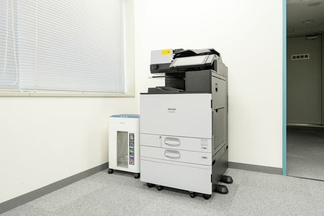 その他_複合機(コピー・印刷は有料)。