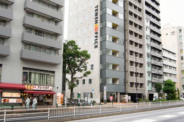 外観_大通りに面しているため視認性が高いビルとなっております。