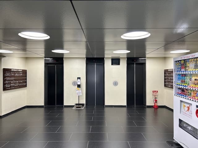 1階エレベーターホール