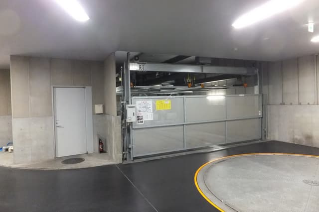 駐車場の契約可能・お車でも通勤可能