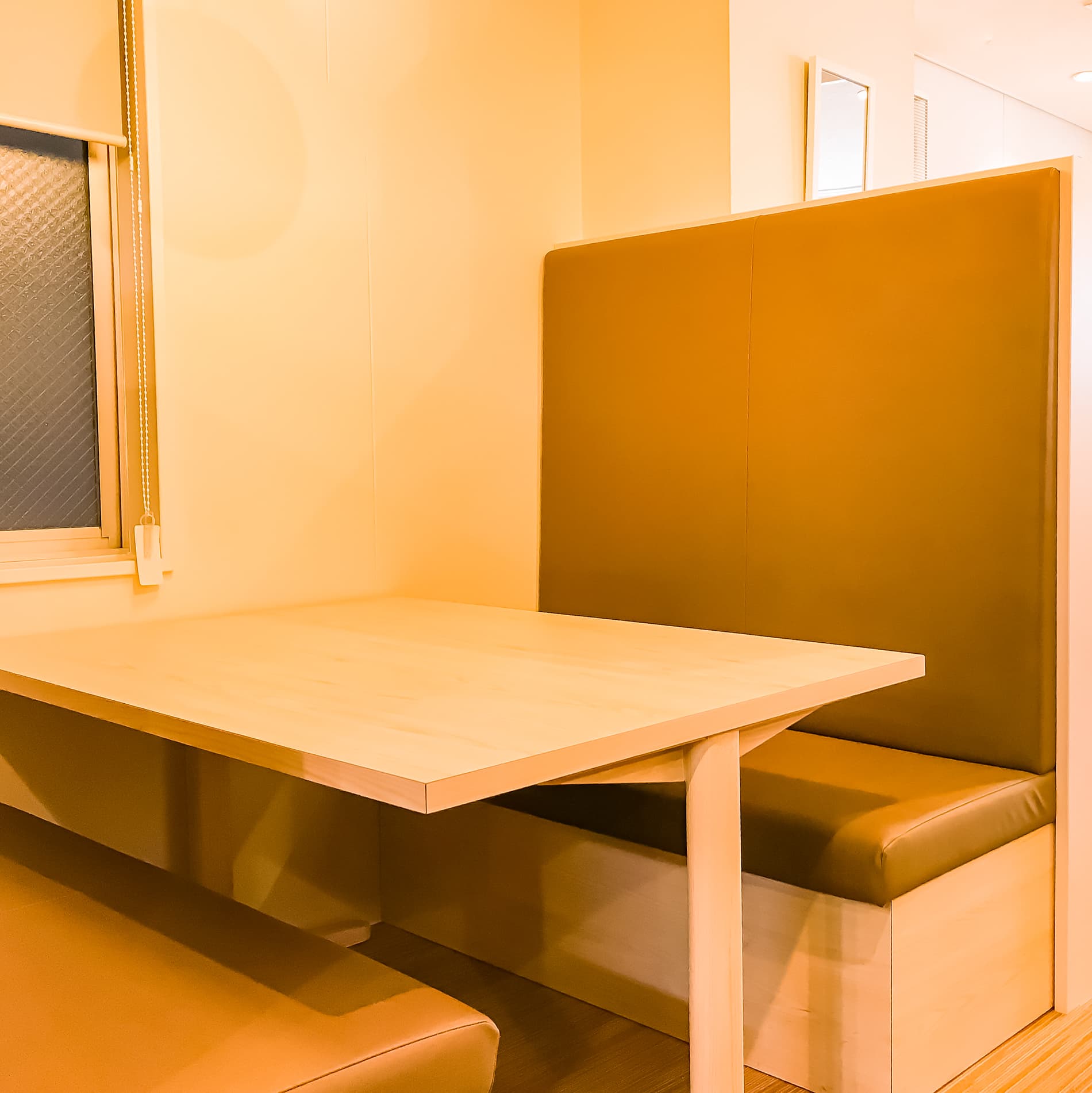 ブース席_4名で利用できるブース席ですハイバッグなのも安心感があります。