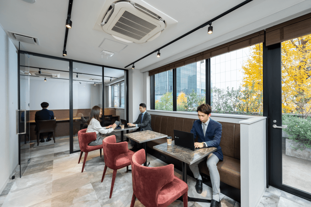 無料ワークラウンジ