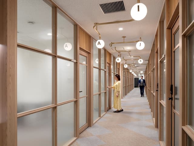 個室_プライベートが確保された完全個室です。入居者様の集中力を引き立てるスペースです。