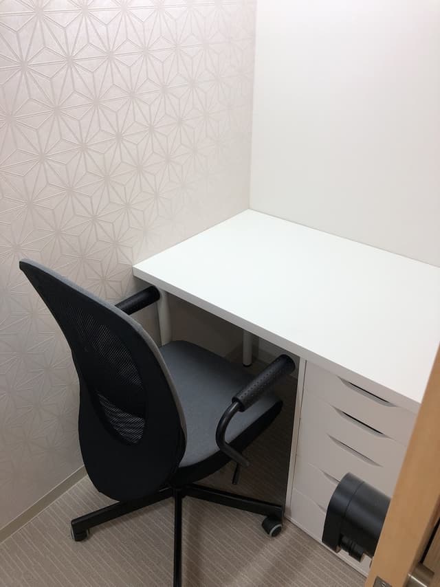 個室_壁にうっすらと見える麻の葉文様が大変優美