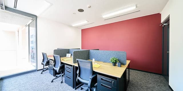 専有部_コワーキングスペース。デスク単位での契約で利用可能です。※画像はイメージです。©Regus