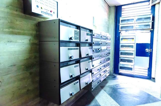 1階には個別ポストがあります_