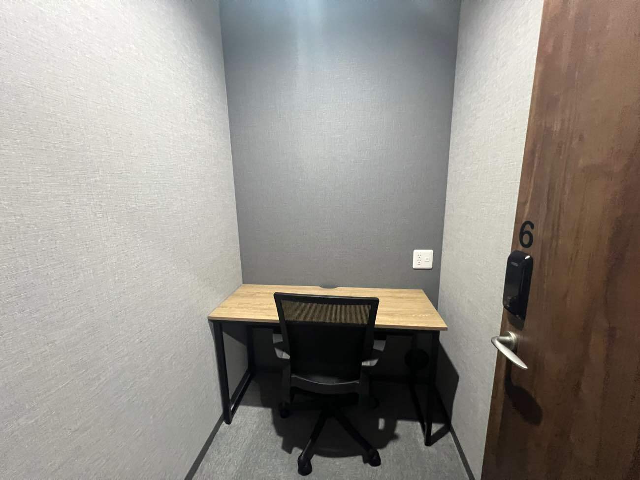 専有部_個室。インターネット環境を完備しています。