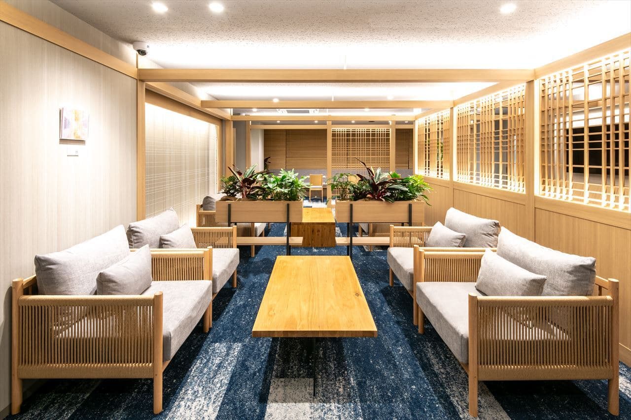 EO横浜_ラウンジ5