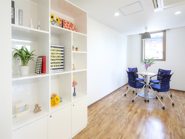 ラウンジ_コービーブレイクなどのちょっとした休憩が楽しくなりそうな空間です©Regus