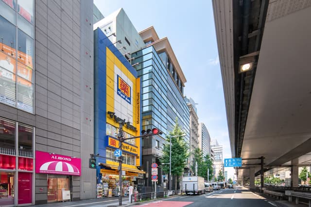 ラピロス六本木内にあります。