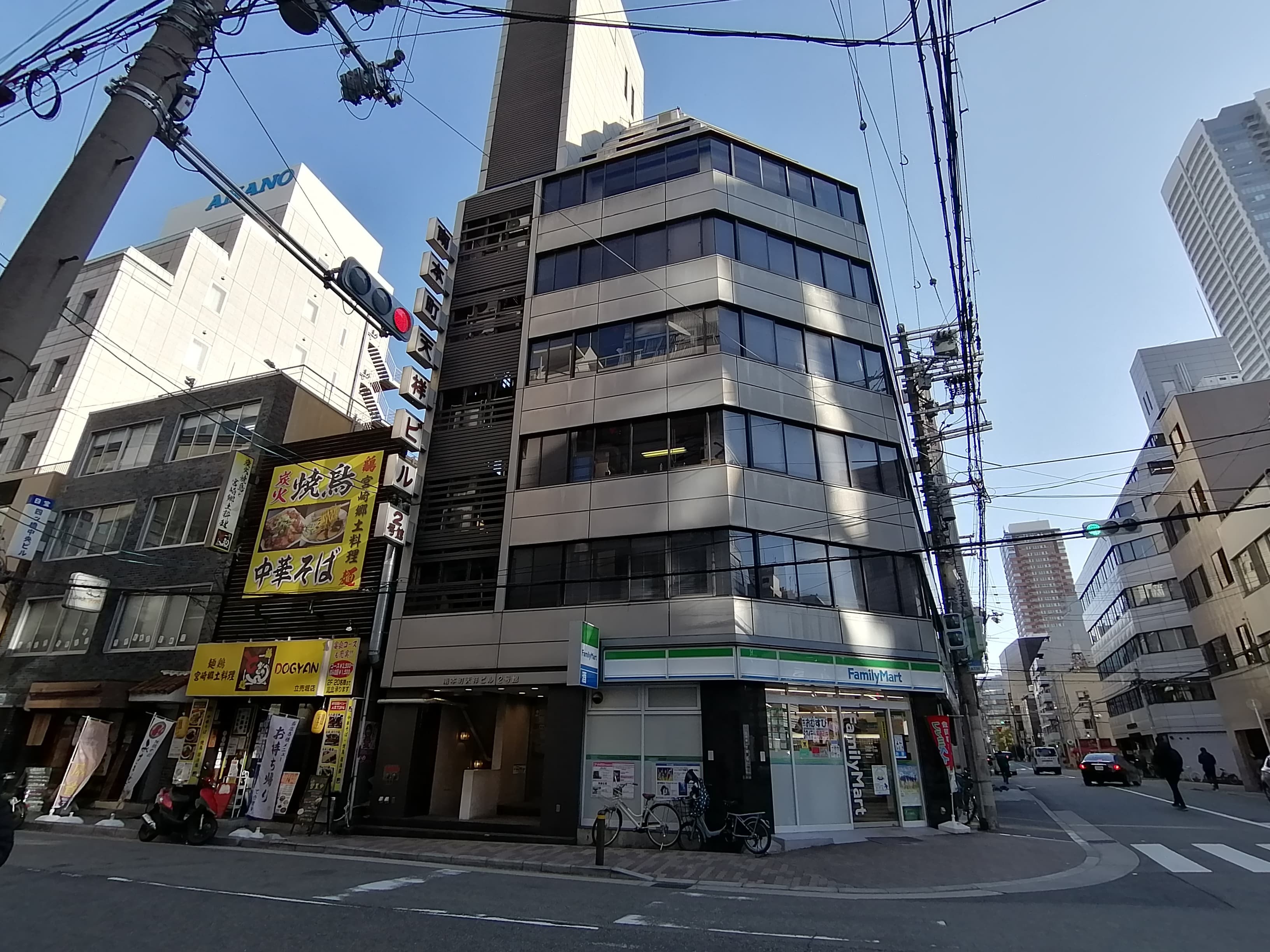建物外観_本町駅から徒歩2分・西大橋駅から徒歩9分の場所にあるオフィスです。