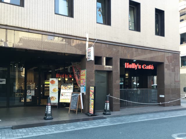 近隣のカフェ_周辺には飲食店も多数