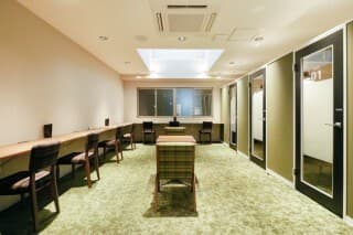 ラウンジ