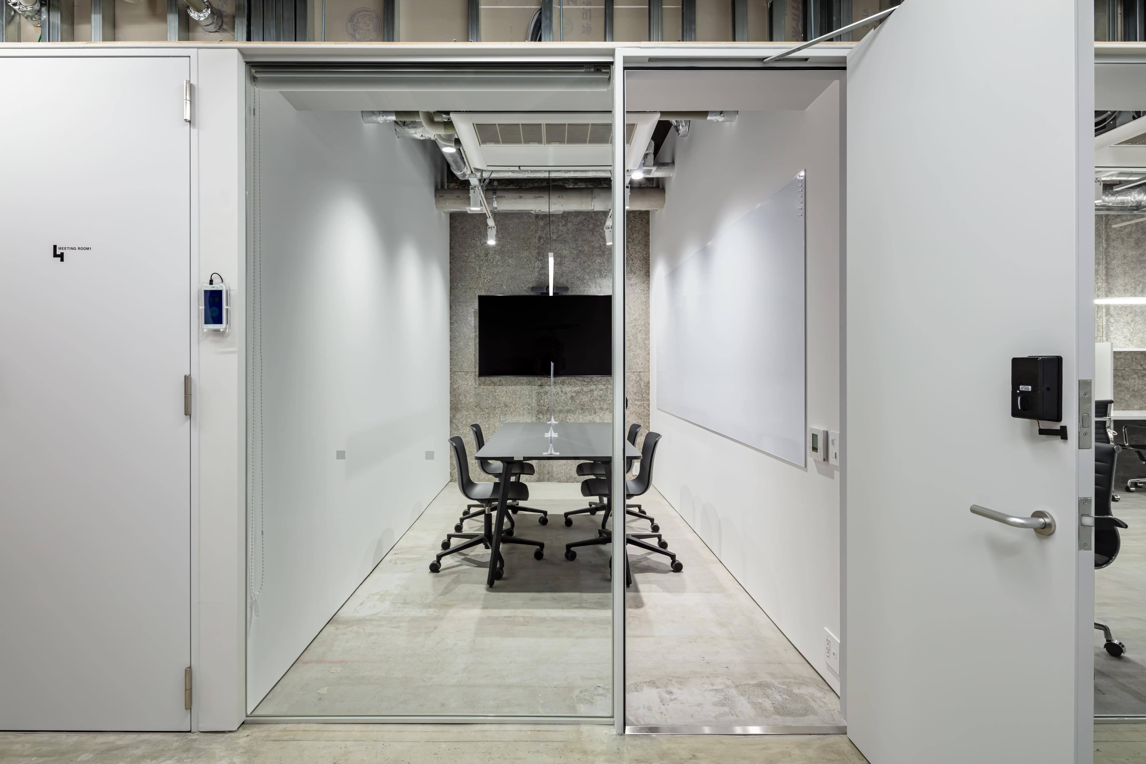 026_会議室4人用内