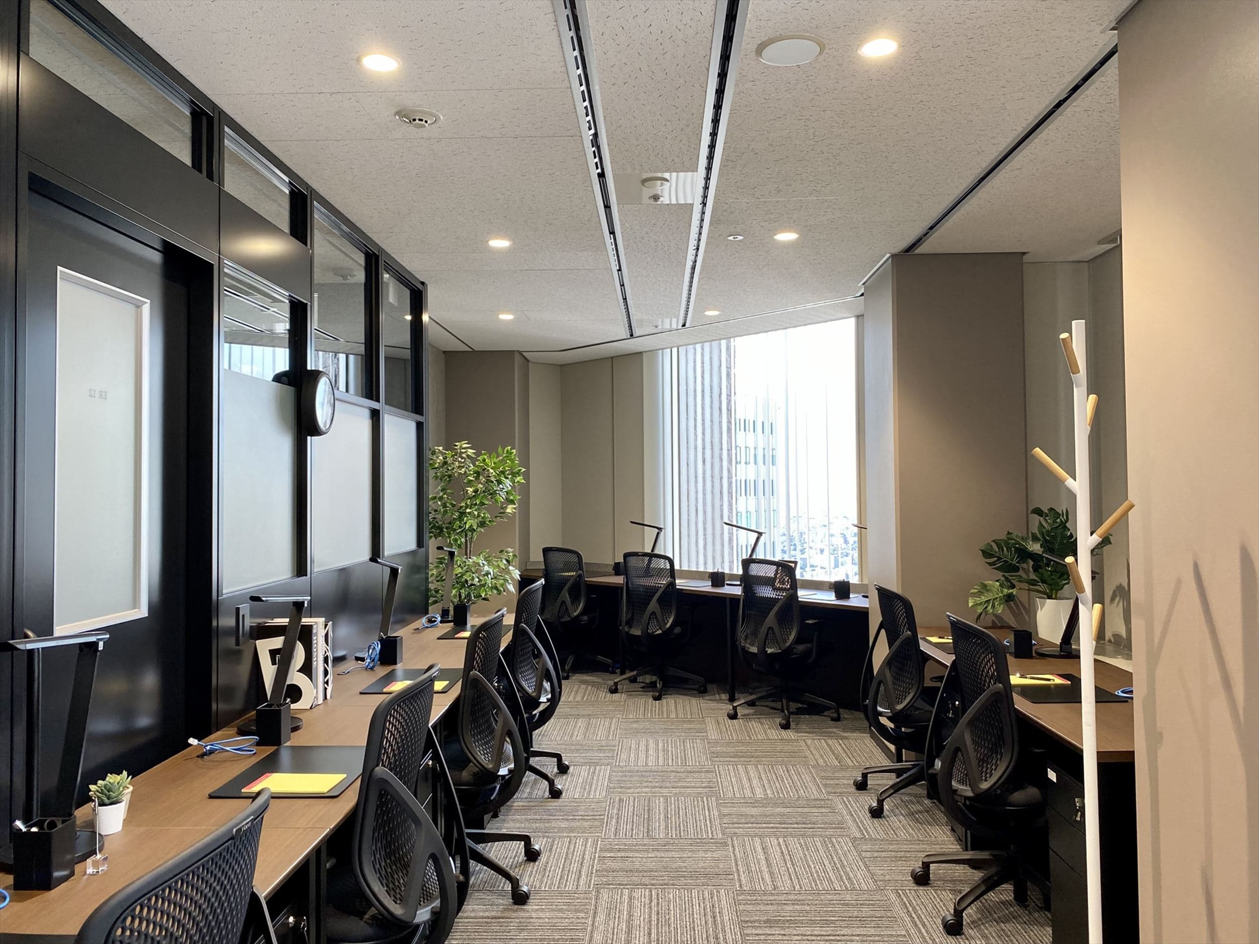 +OURS新宿_9名用部屋