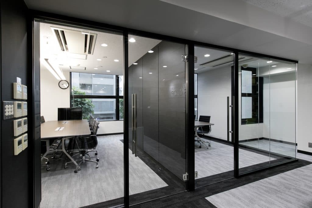 Aoyama_meetingroom-1_resize-1024x683