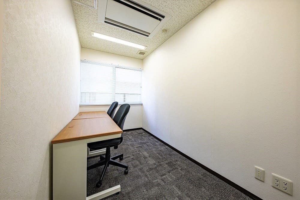 専有部_個室。家具付きのお部屋です。