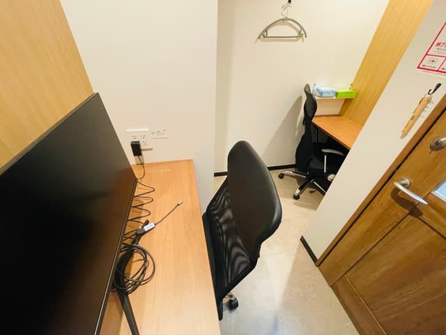 専有部_2名用個室。家具付きです。