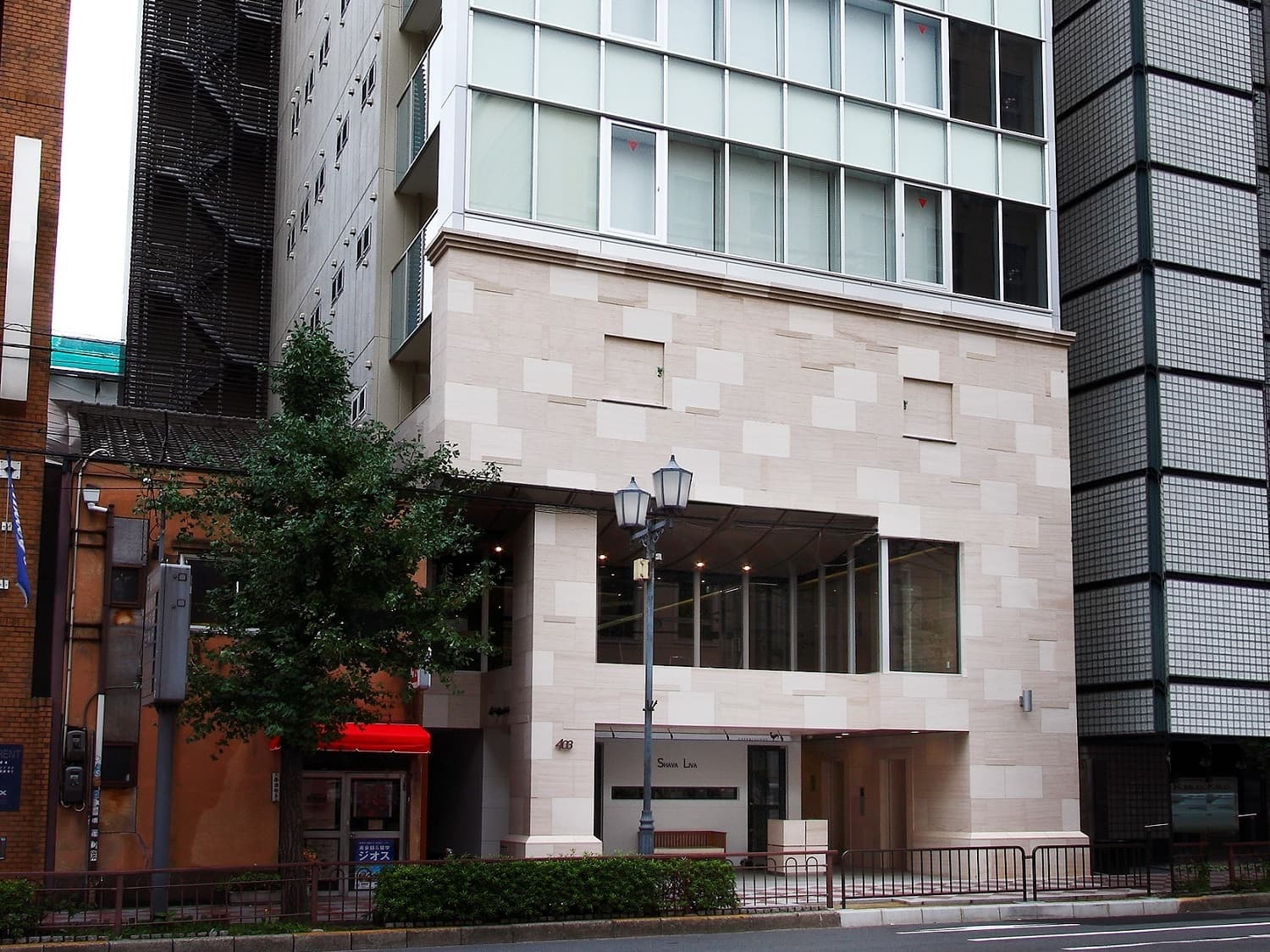 外観_ビル全体画像です。最寄駅から徒歩2分の好立地なオフィスです。