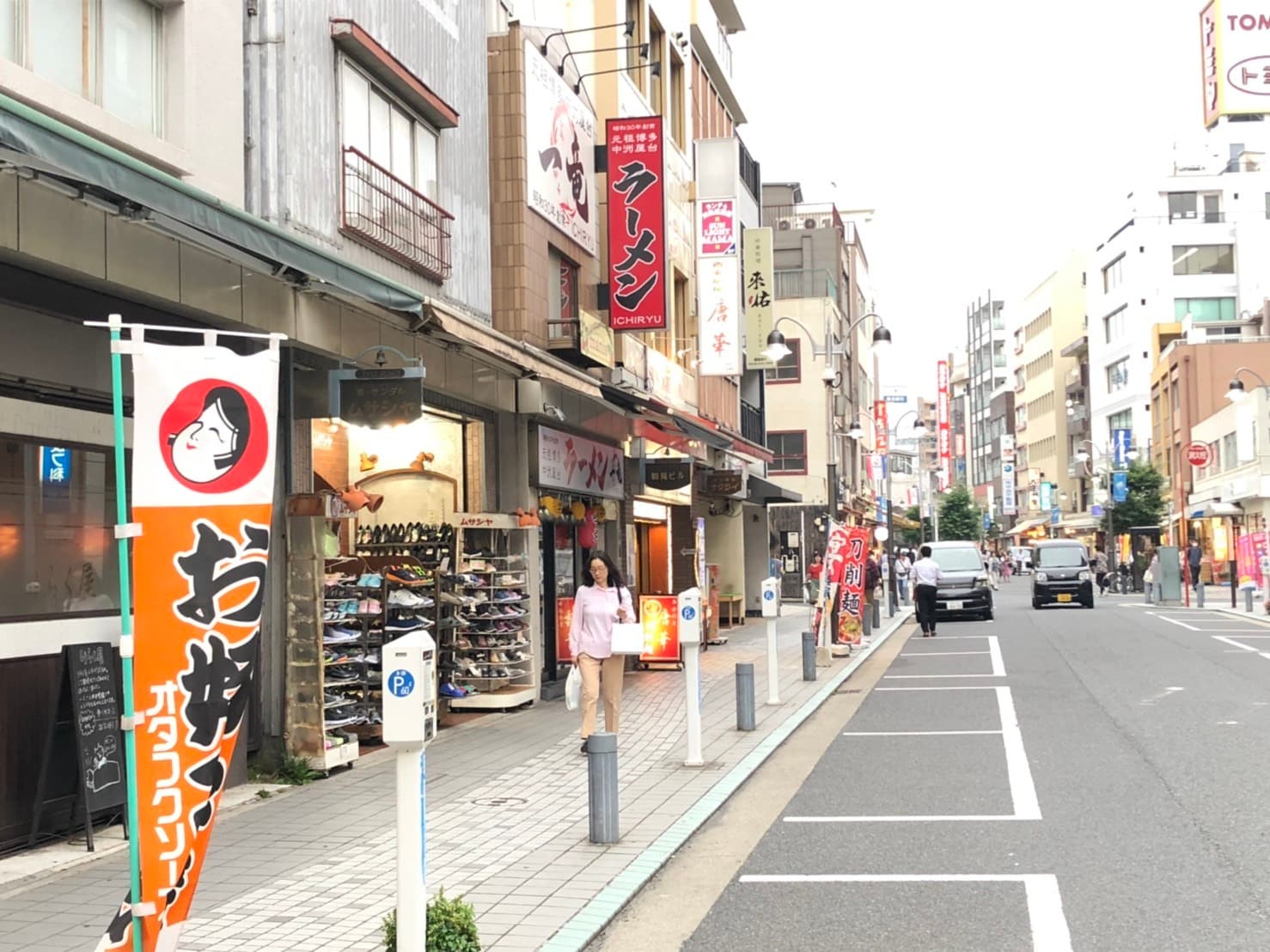 周辺情報_鶴見駅の周辺には飲食店や居酒屋が多く立ち並んでいます。