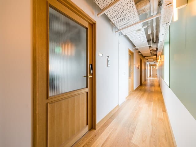 設備_カードセキュリティ。専有部の入り口はカードセキュリティで安全確保をしています。