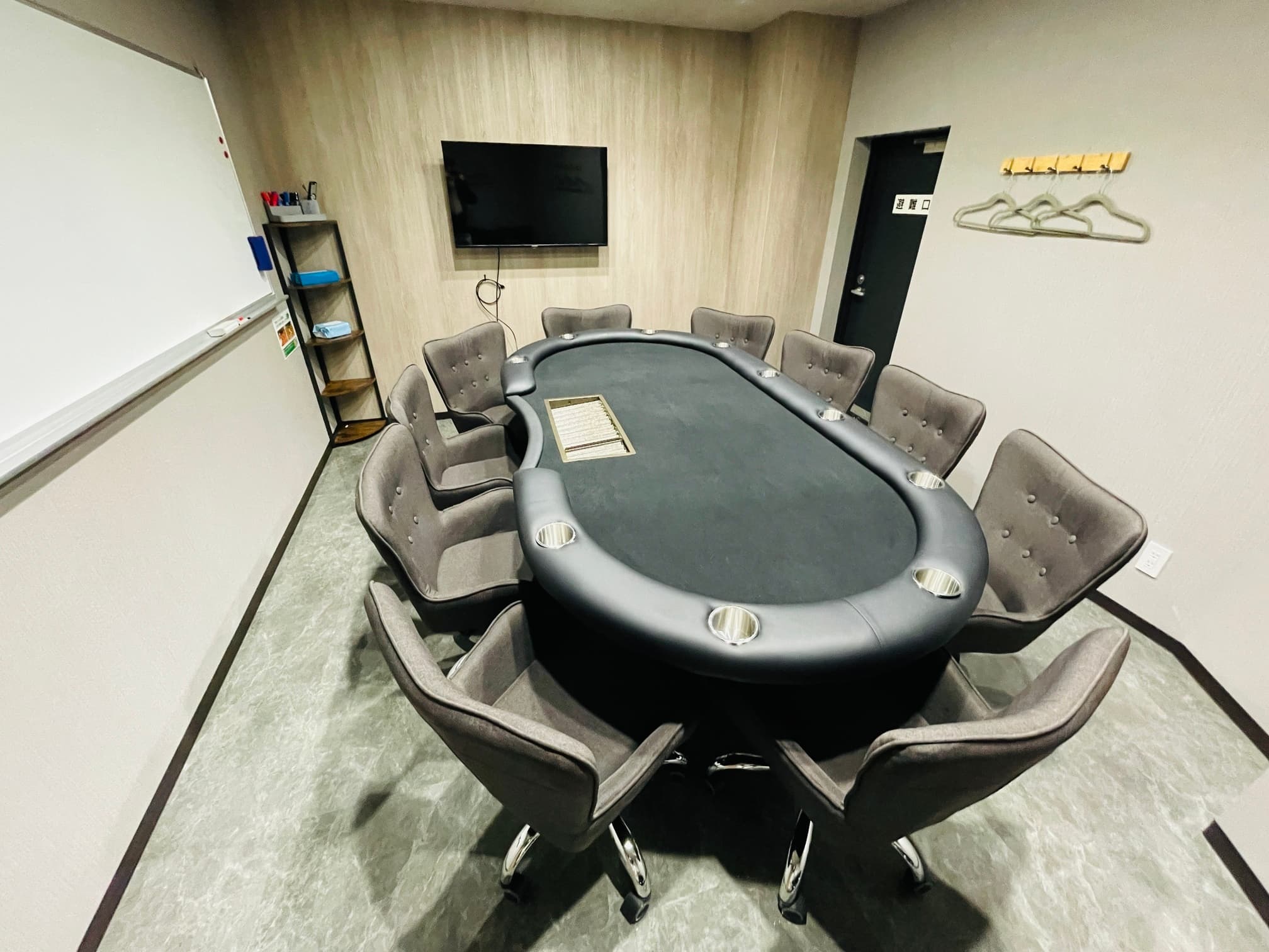 共有部_会議室。10名用です。